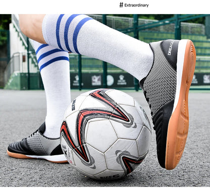 Indoor Soccer Cleats Men Professional Futsal Shoes Anti Skid Mens Football Boots Original Hard Court Chuteira Society Futebol