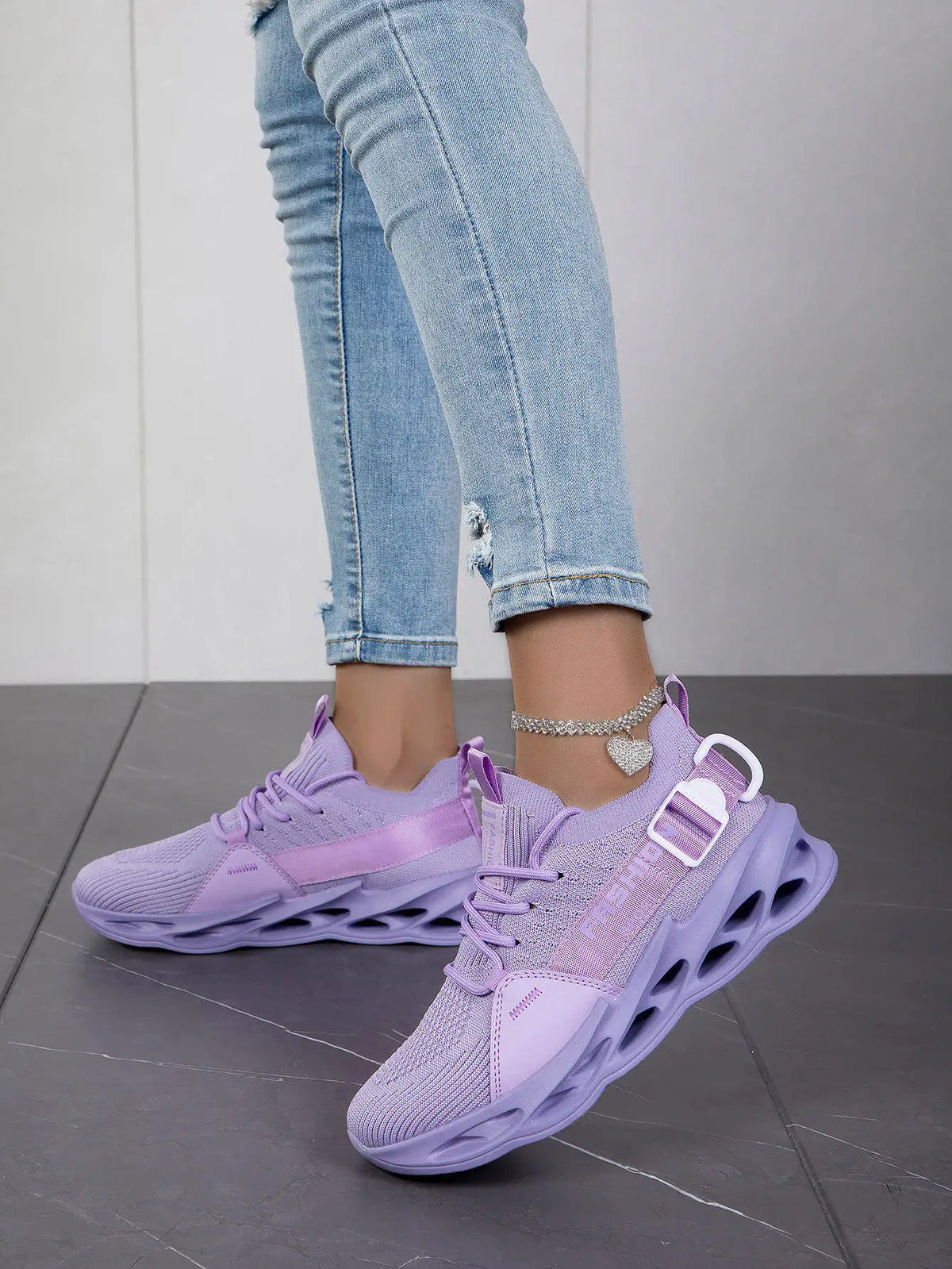 Hot Sale Fashion Purple Casual Sneakers Women Men Blade Running Shoes Big Size 48 Light Breathable Sports Shoes Men Mesh Sneaker