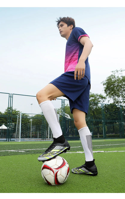 New Men Football Boots Non-Slip Boys Grass Cleats High-quality Match Soccer Shoes Hot-selling Sneakers Outdoor High-top Light