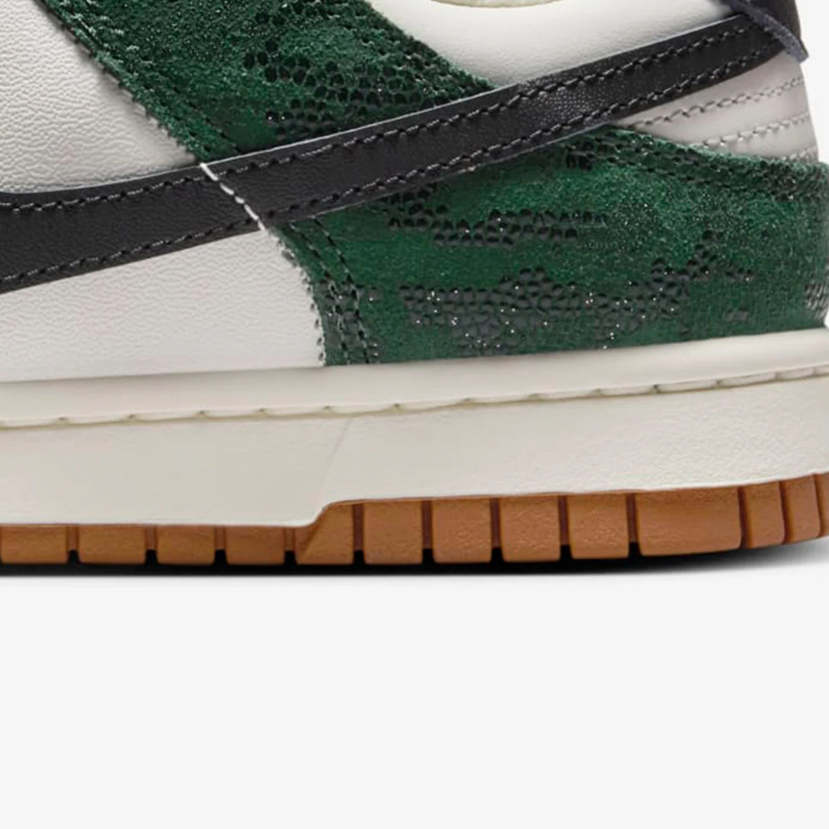Nike Authentic Dunk Low Women's Retro Low-Top Sneakers FQ8893-397