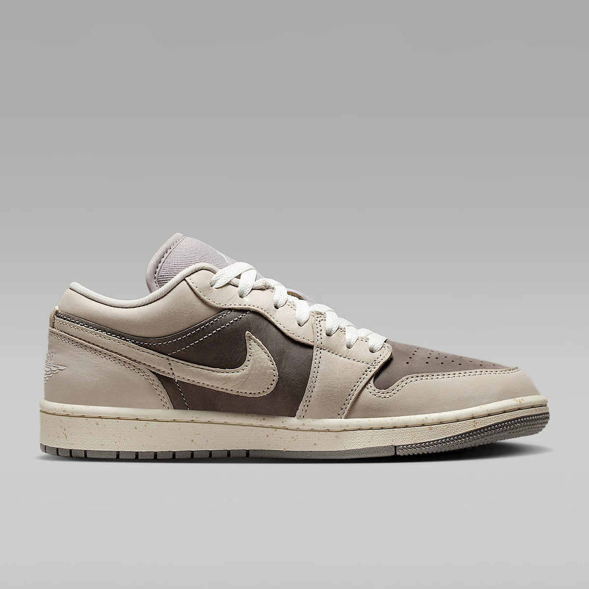 Nike genuine JORDAN men's low cut lace up wear-resistant shock-absorbing basketball shoes IB7011-001
