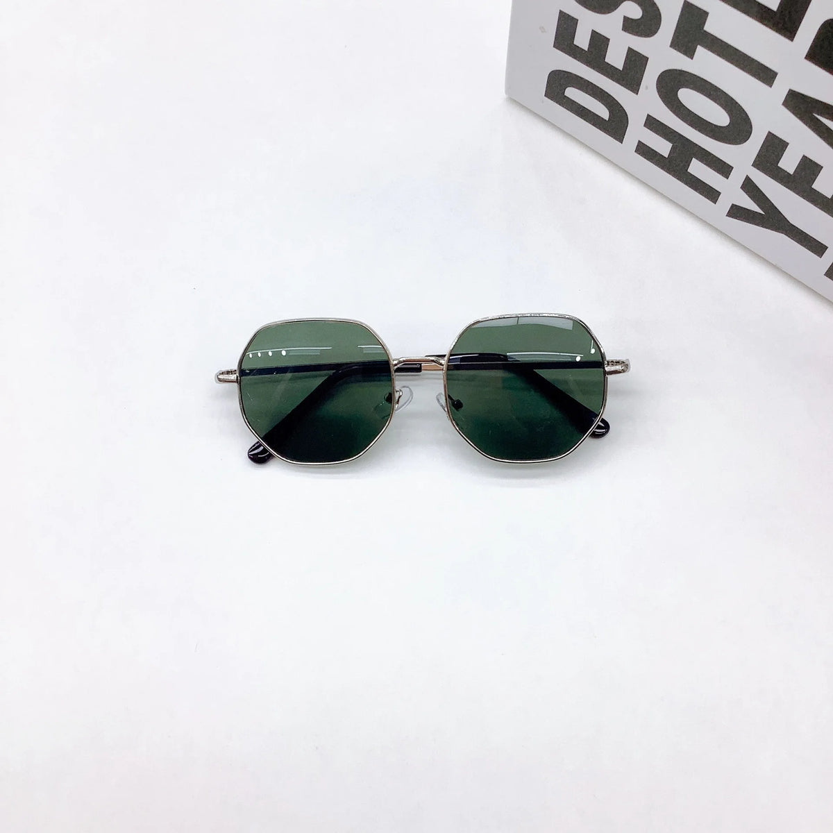 New  Version Of Children's Travel, Shading , SunglaSSeS For Boys Girls, Sun And UV Protection Glasses