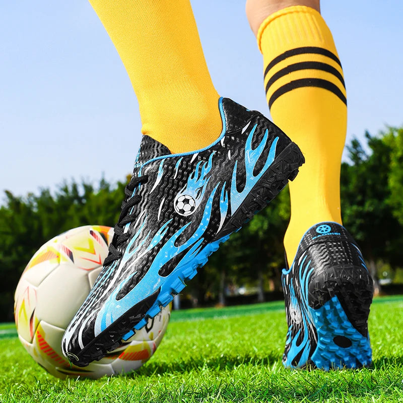 New Man Soccer Shoes Professional Football Boots Sneakers Comfortable Outdoor Match Match Boys Non-Slip Sports Shoes Unisex