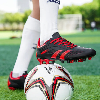 Nové pánské a dámské fotbalové boty pro halové i venkovní sporty, s dlouhými a lomenými kolíky na fotbalový trénink na podložce