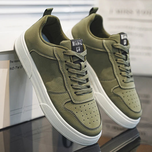 1 pair Sports Casual Skateboarding Shoes Comfortable and Fashionable, with a snug upper that fits the foot and a slip-resistant,
