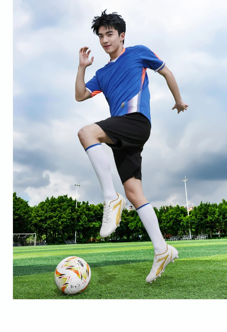 New Professional Men Soccer Shoes Adult Football Sneakers Indoor Futsal Ultralight Non-Slip Sport Wear-Resistant Footboot Boots