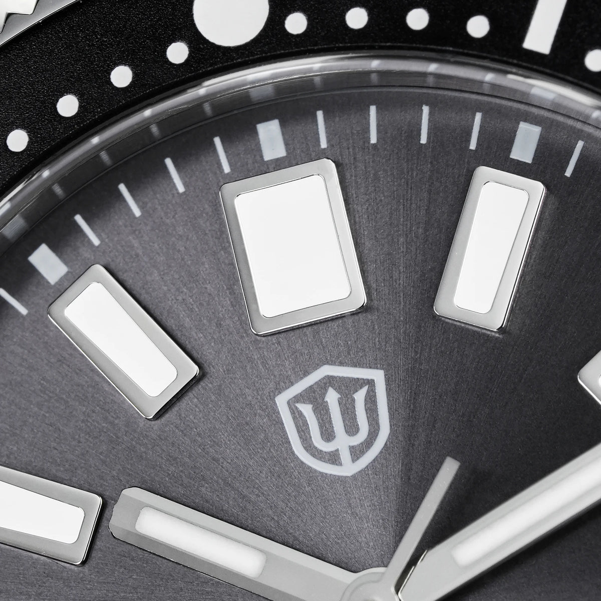 WATCHDIVES WD1965 V2 Men’s Luxury Dive Watch VH31 Quartz, Sapphire Crystal, Stainless Steel & 200M Water Resistant