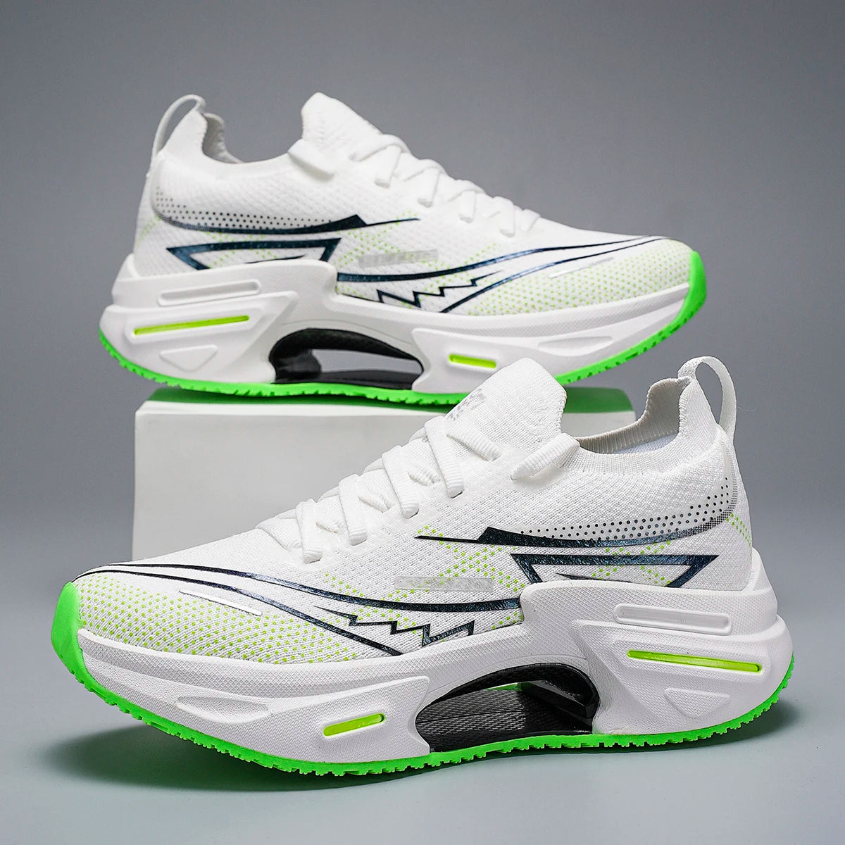 Unisex Sports Shoes Trendy Breathable Mesh Soft Sole Shock-absorbing Wear-resistant Teenagers Professional Running Shoes for Men