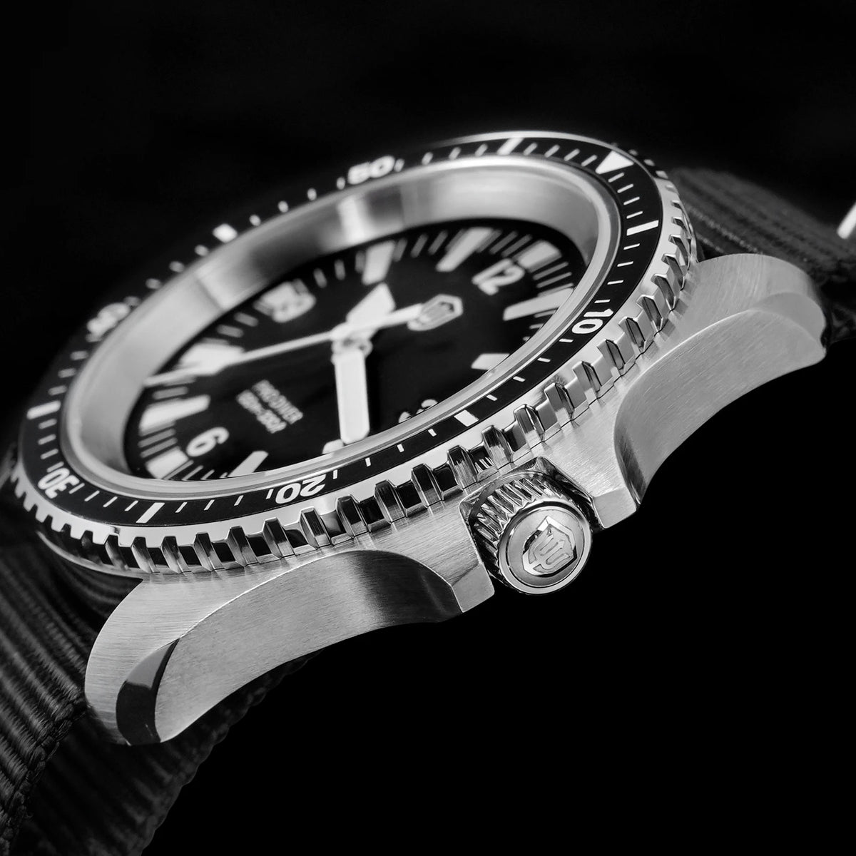 Watchdives WD1980 V3 38mm Men Watch Vintage VH31 Ronda 515 Sweep Seconds Quartz Movement Watches Luminous Sapphire Wristwatch
