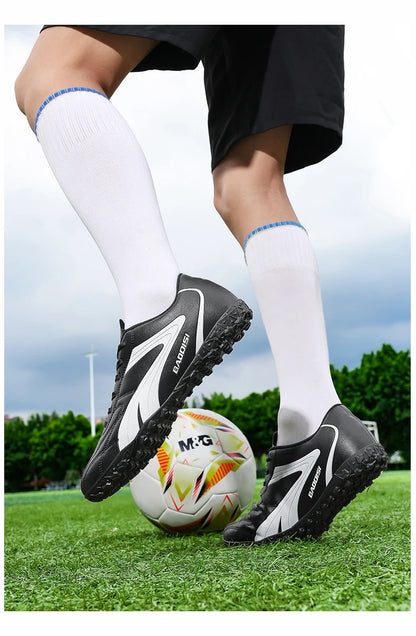 New Professional Men Soccer Shoes Adult Football Sneakers Indoor Futsal Ultralight Non-Slip Sport Wear-Resistant Footboot Boots