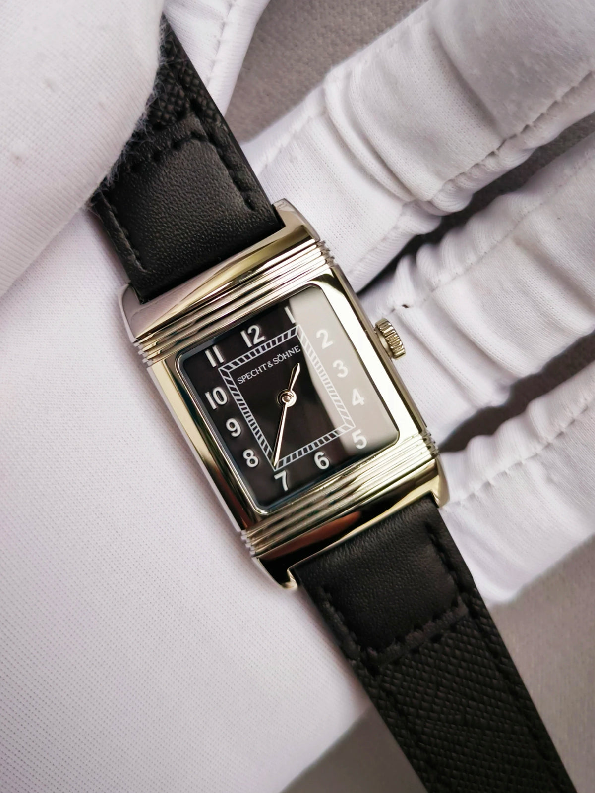 Specht&Söhne Reversible Square Watch Ronda Quartz Movt Stainless Steel Case Sapphire Crystal Flip Design Mens Fashion Wristwatch