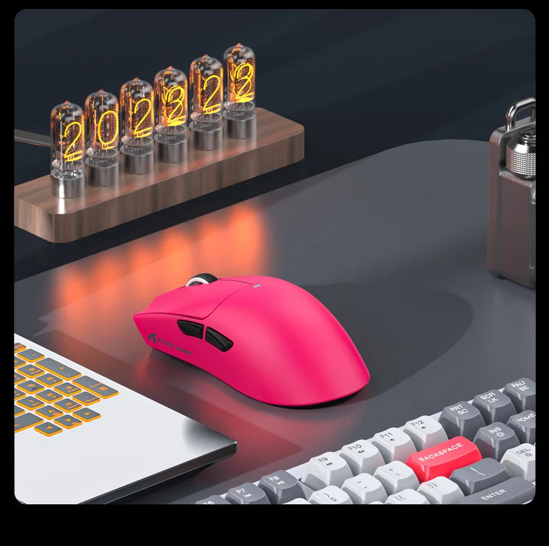 Mouse da gaming wireless ATTACK SHARK X11SE, tri-mode, ultraleggero 63g con sensore PAW3311, 22000 DPI, batteria 300mAh, doppio driver