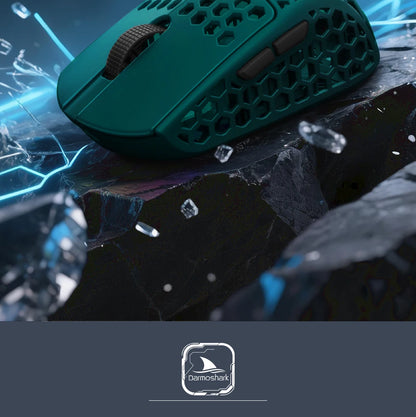 Mouse gaming wireless Darmoshark M5Air in fibra di carbonio forgiata 8K PAW3950 30K DPI per mani piccole, presa fingertip, macro di gioco, ultraleggero