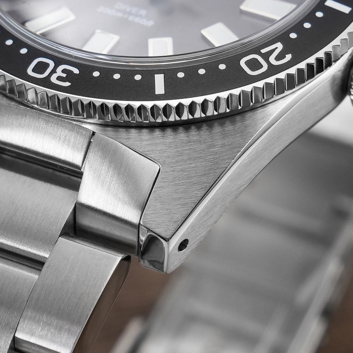 WATCHDIVES WD1965 V2 Men’s Luxury Dive Watch VH31 Quartz, Sapphire Crystal, Stainless Steel & 200M Water Resistant