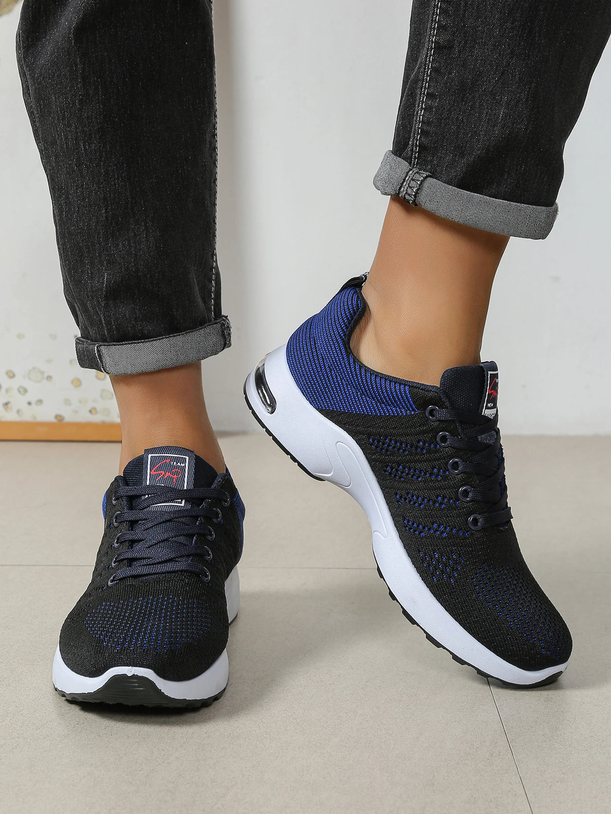 Men's casual sports shoes, breathable mesh lace-up versatile sports shoes