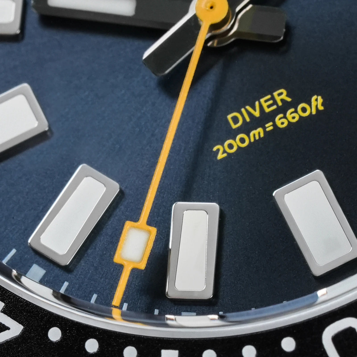 WATCHDIVES WD1965 V2 Men’s Luxury Dive Watch VH31 Quartz, Sapphire Crystal, Stainless Steel & 200M Water Resistant