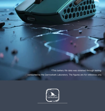 Mouse gaming wireless Darmoshark M5Air in fibra di carbonio forgiata 8K PAW3950 30K DPI per mani piccole, presa fingertip, macro di gioco, ultraleggero