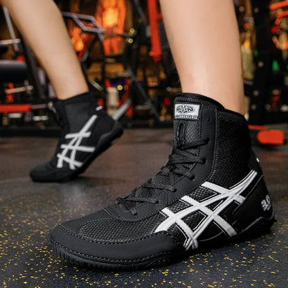 2026 Lightweight Wrestling Shoes For Men Professional Boxing Training Sneakers Large Size Black White Gym Outdoor Sports