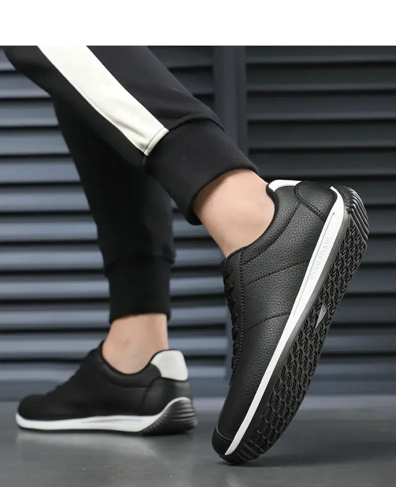 Leisure Running Summer Fashion Anti Slip Mountaineering PU Leather Sports Shoes Tennis Trend  Hot Selling Men White Flat Shoes