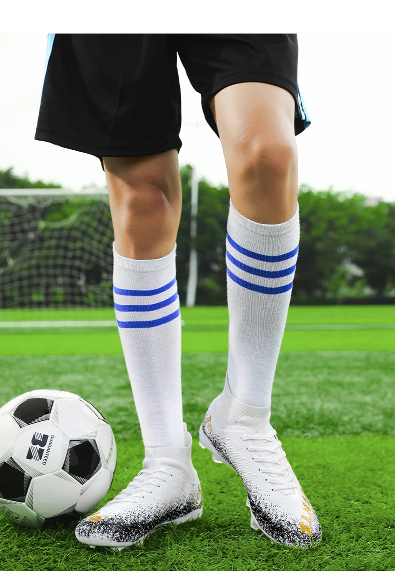 Men Soccer Shoes Kids Football Boots Women Professional Soccer Cleats Antiskid Chaussure Football TF/FG Outdoor Football Shoes